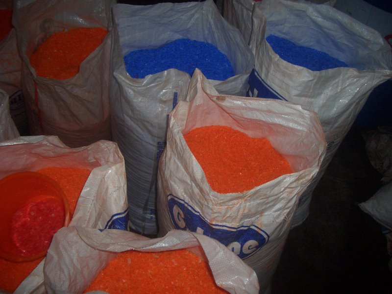 Plastic resin pellets