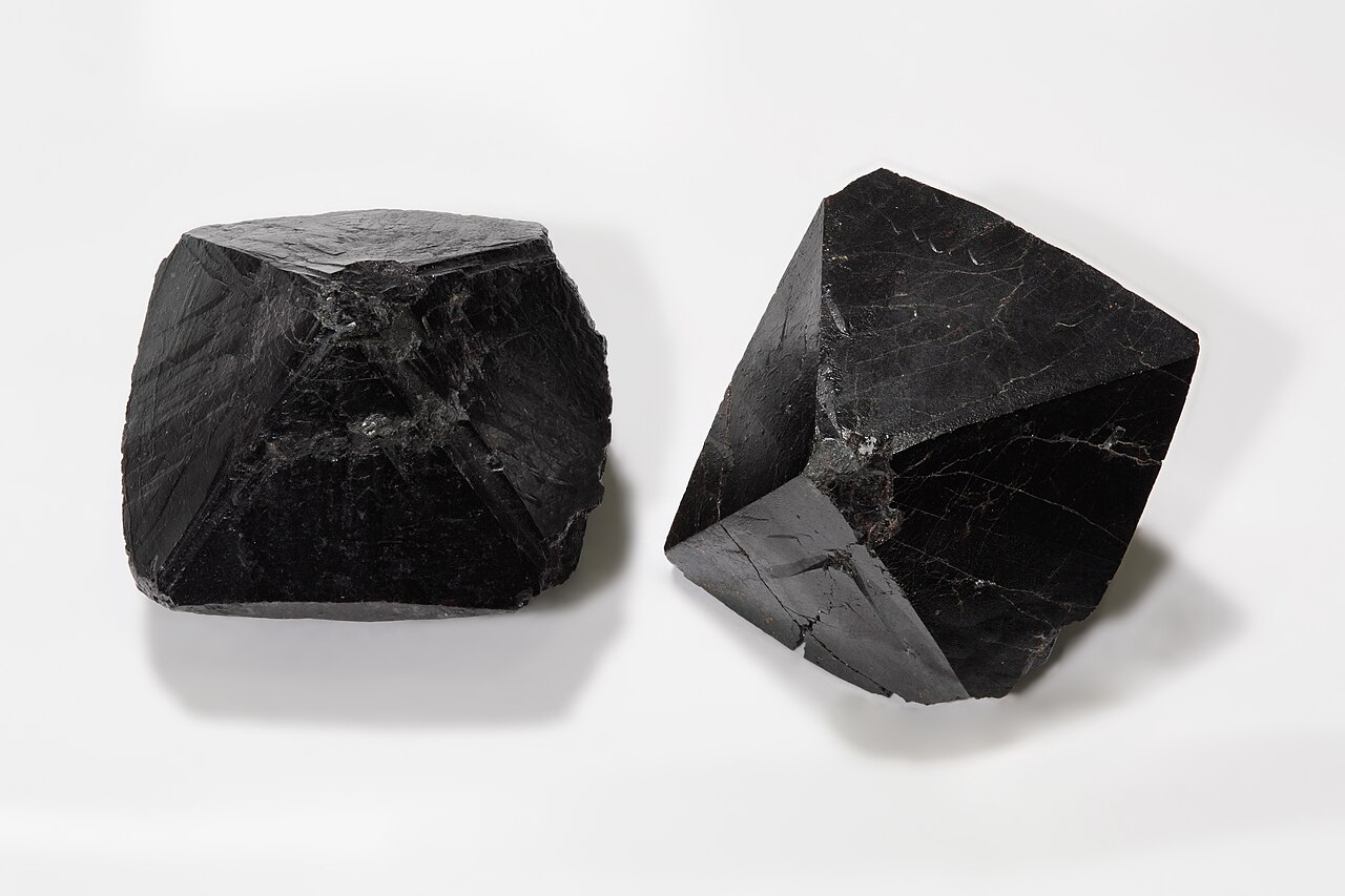 Cassiterite — Tin ore mineral
