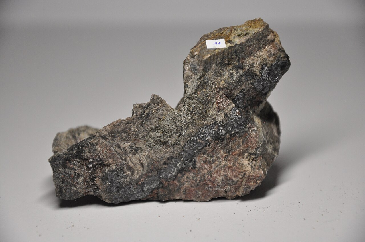 Uraninite (pitchblende) — Nuclear fuel ore