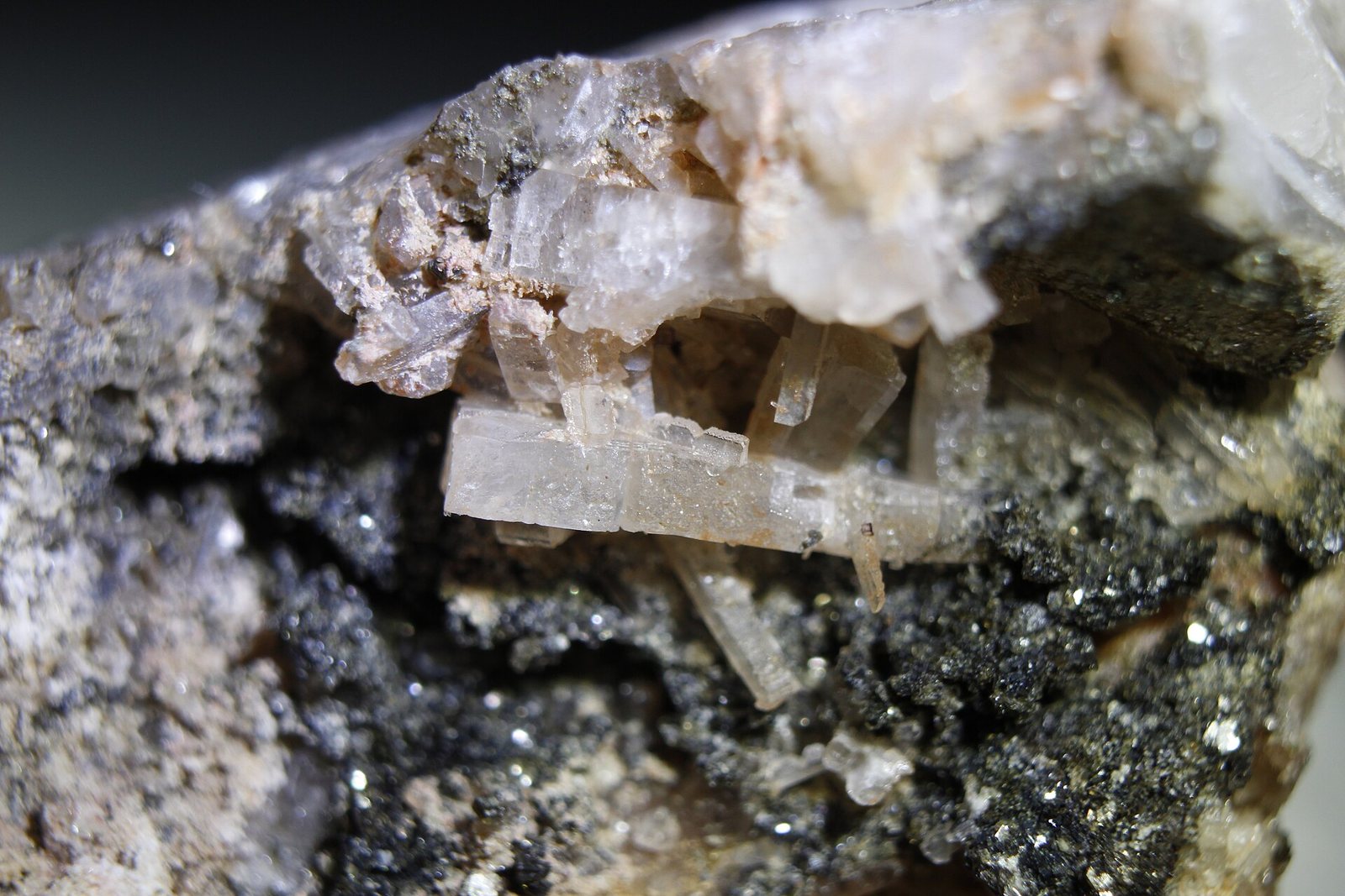 Bertrandite