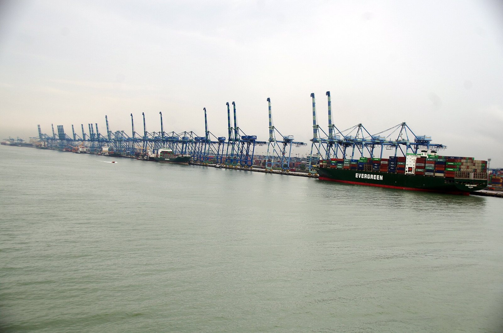 First border crossing