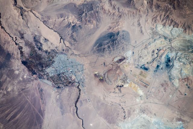 Chilean sulfide concentrate to Chinese cathode to a wire